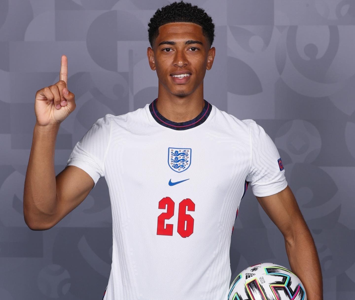 孔帕尼：我们不能变得傲慢，必须学会珍惜这些艰难的胜利