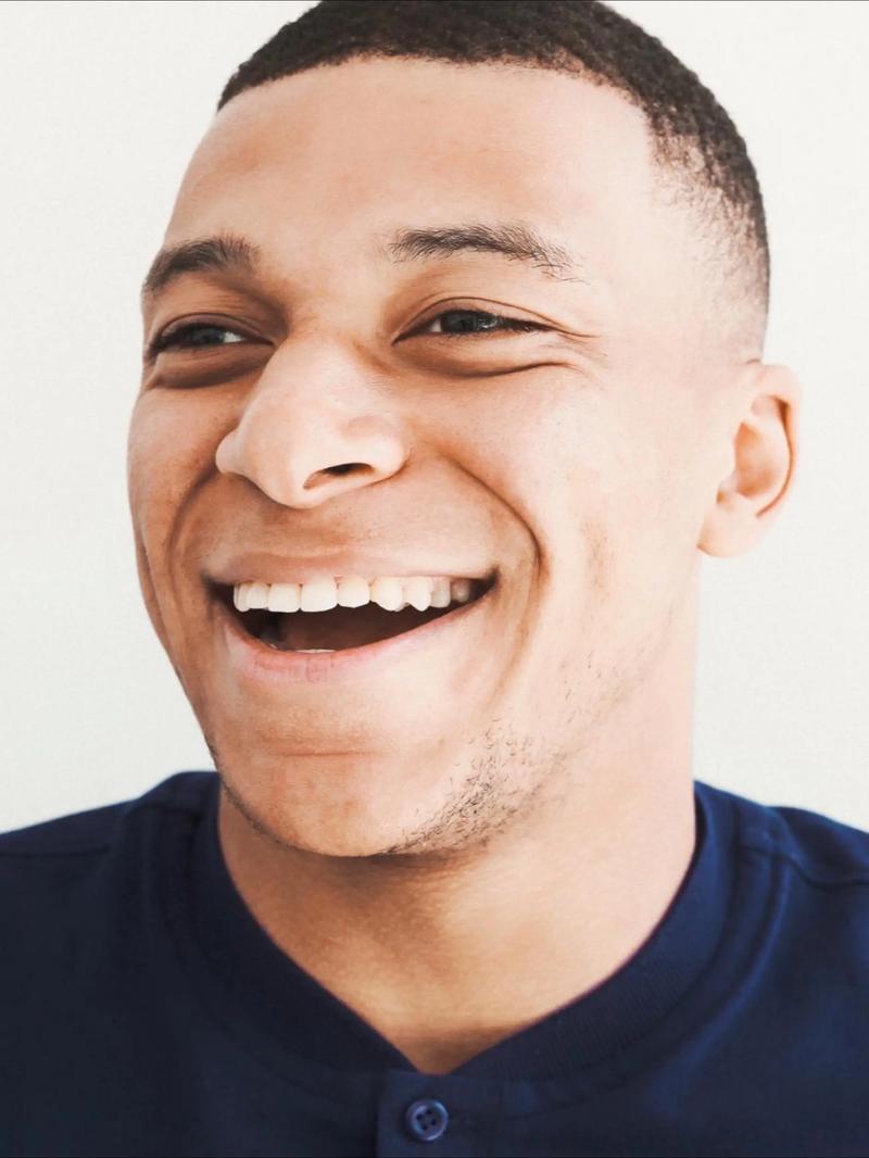 格拉斯纳：带法鹰夺欧联杯冠军永远难忘；格伊是位低调的领袖